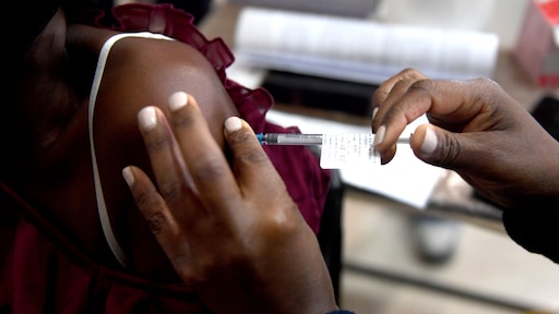 Prikpauze Janssen-vaccin nieuwe klap voor Zuid-Afrika 'Hebben geen alternatief'