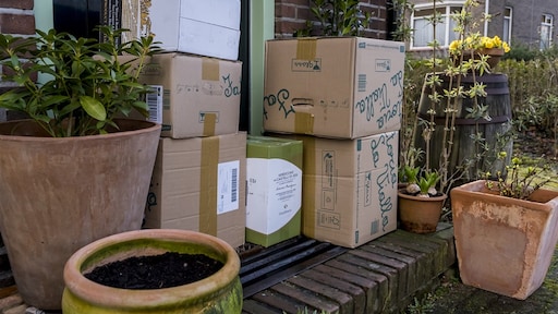 'Leg maar onder de carport': PostNL gaat pakjes rondom huis achterlaten
