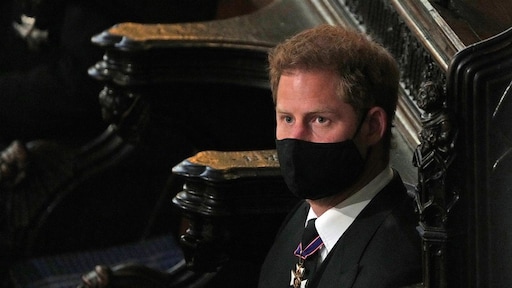 Prins Harry keert terug naar Meghan na 'ijzig' bezoek aan Engeland