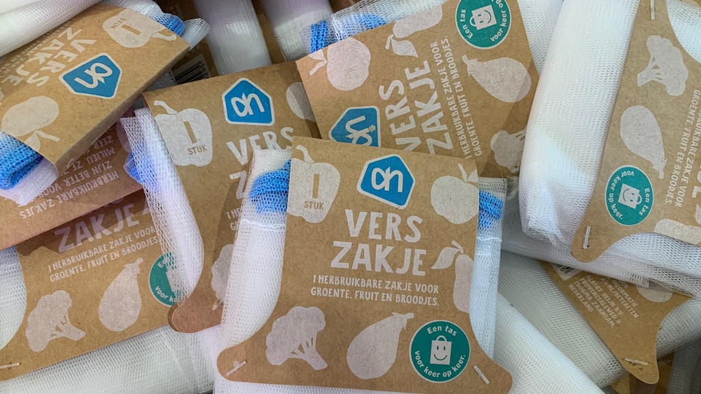 De nylon zakjes zijn straks voor dertig cent te koop