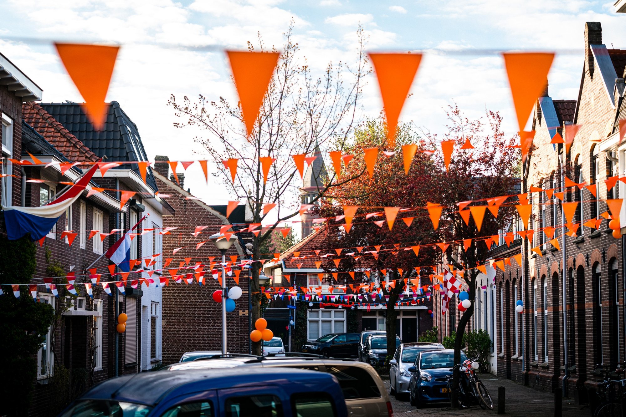 Talkshow met prinsessen en quiz: koninklijk gezin viert Koningsdag in Eindhoven
