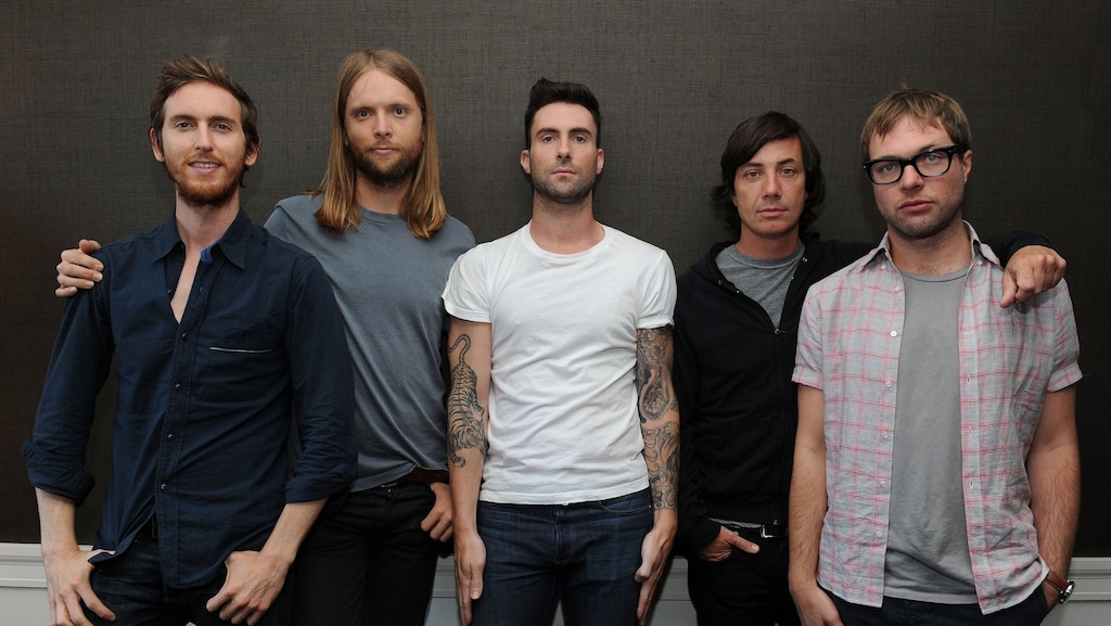 Maroon 5 draagt nieuw album op aan overleden manager