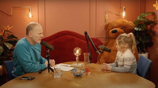 Maxim Hartman bespreekt volwassen zaken met kids in nieuwe podcast
