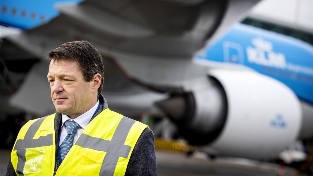Topman Pieter Elbers 'na goed overleg' weg bij KLM