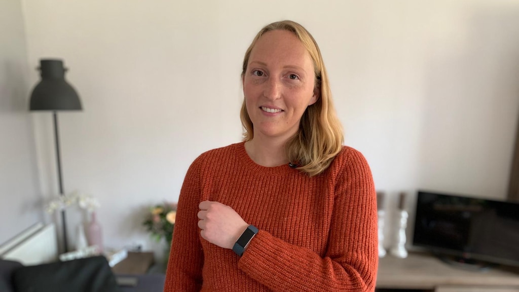 Lindy Schurman meet haar slaap met haar Fitbit
