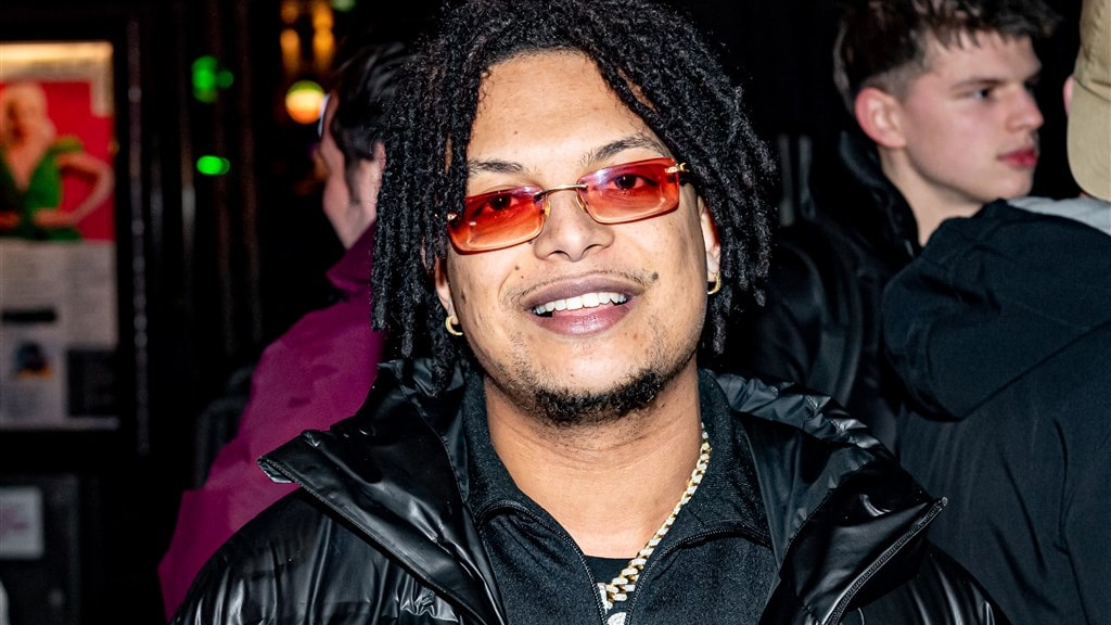 Ronnie Flex rookt al acht maanden geen wiet: 'Voelt goed'