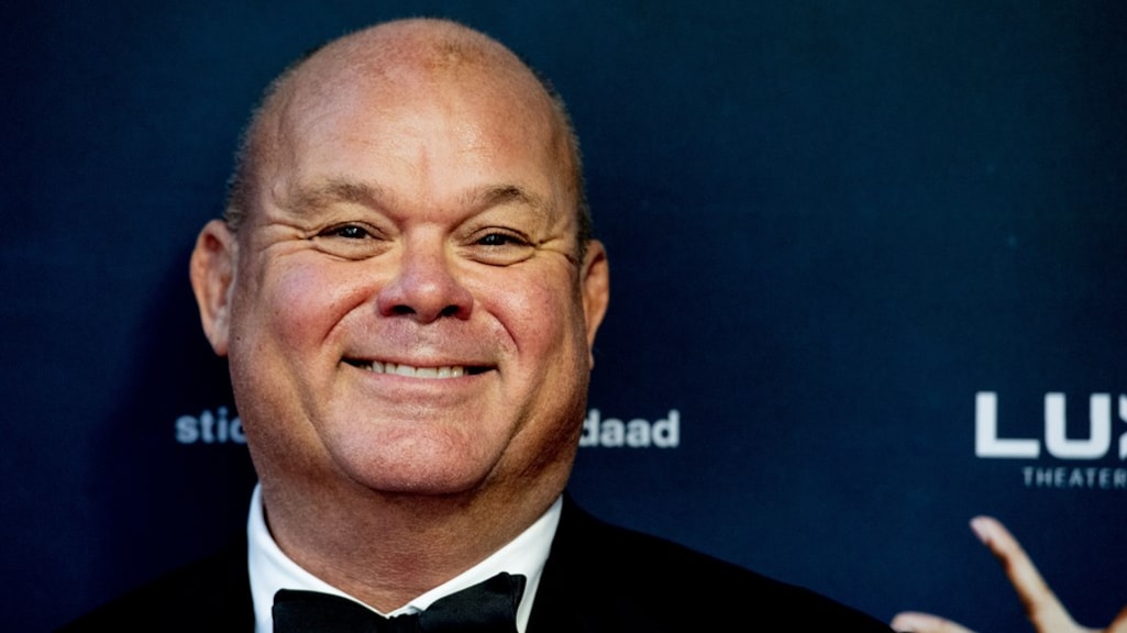 Paul de Leeuw trekt zich terug als host songfestivaltalkshow