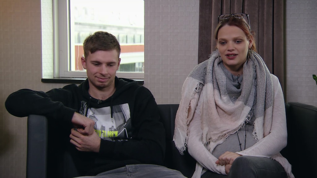 Hoogzwangere Michelle is wanhopig in Help, Mijn Man Is Klusser!