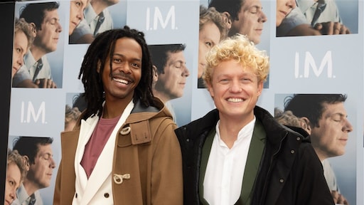 Jeangu Macrooy durft niet overal hand-in-hand te lopen met vriend