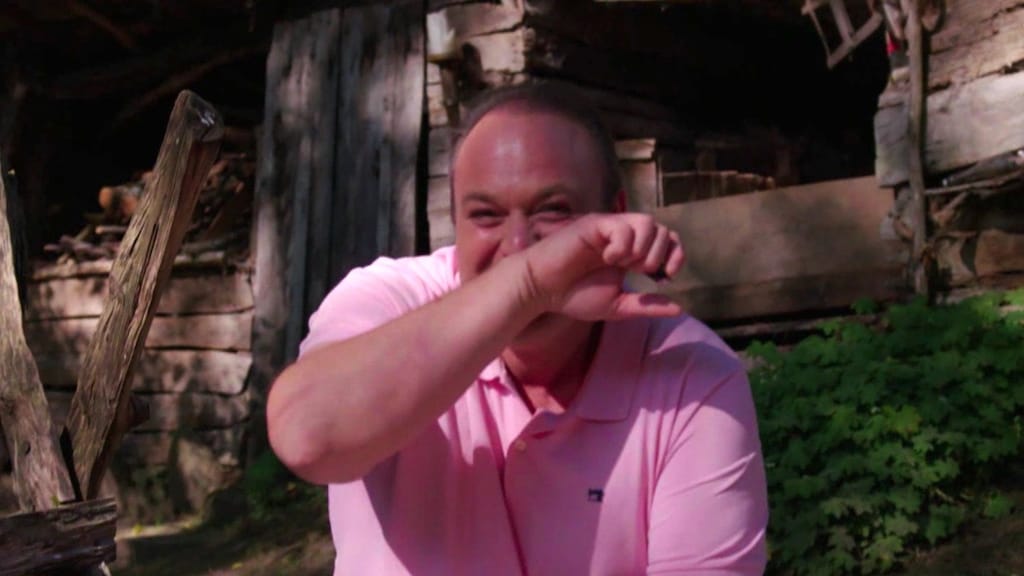 Pleeboy Frans Bauer gaat bijna over zijn nek in Bestemming Onbekend