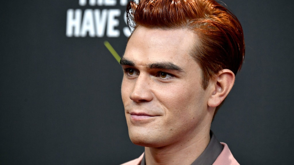Riverdale-hunk KJ Apa verrast fans met aanstaand vaderschap