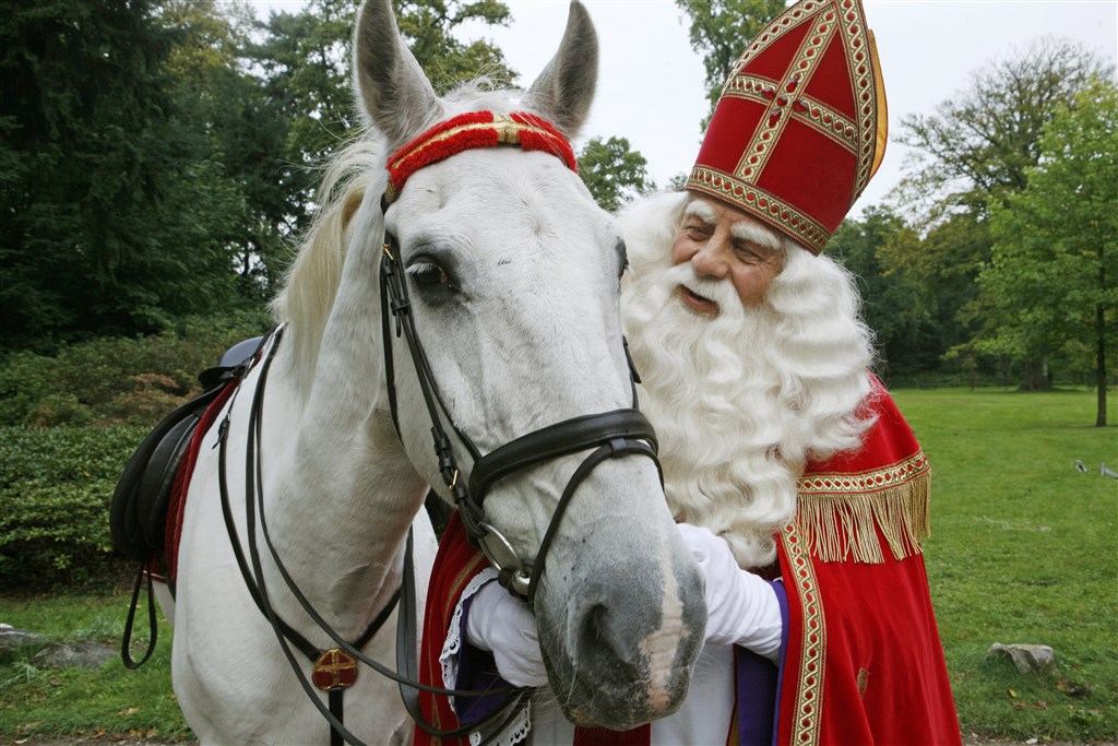 Paard Amerigo van Sinterklaas overleden: 'Een slim dier met humor'