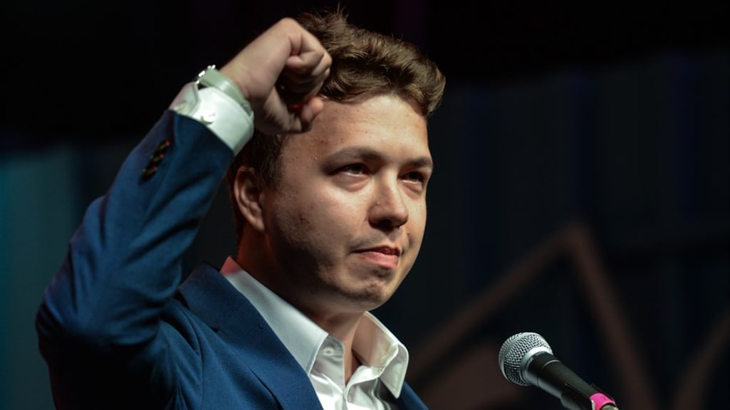 Dit is de 26-jarige Roman Protasevitsj, de opgepakte journalist in Belarus