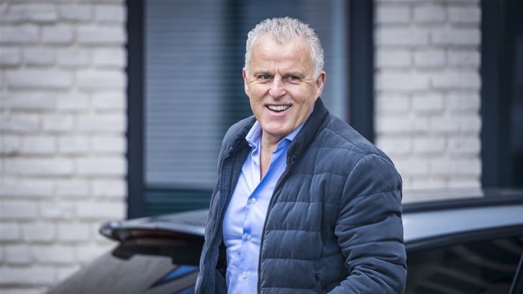 Peter R. de Vriesstraat komt in zijn geboortedorp Aalsmeer: ‘Mooi eerbetoon’