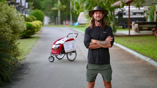 Op blote voeten door Australië: zo strijdt Anton tegen depressies