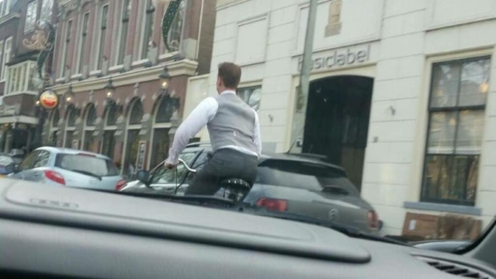 André (40) is butler: 'Het beeld uit oude Engelse films klopt'