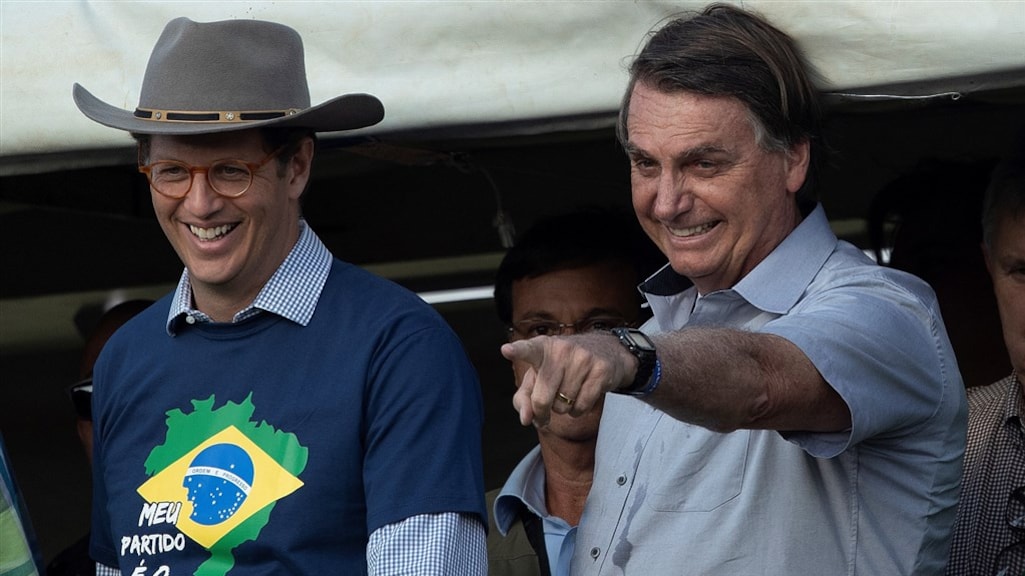 De minister van milieu Ricardo Salles met president Jaïr Bolsonaro.