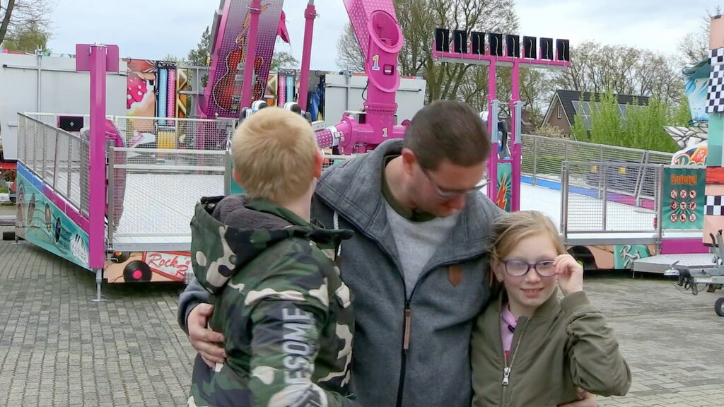 Alleenstaande vader houdt het niet droog in Steenrijk, Straatarm