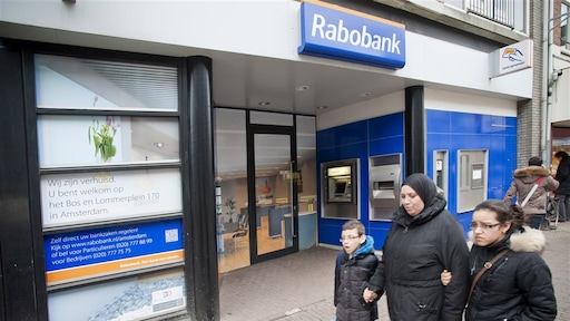 Opgevoerde jacht op criminele klanten kost banken miljard euro per jaar