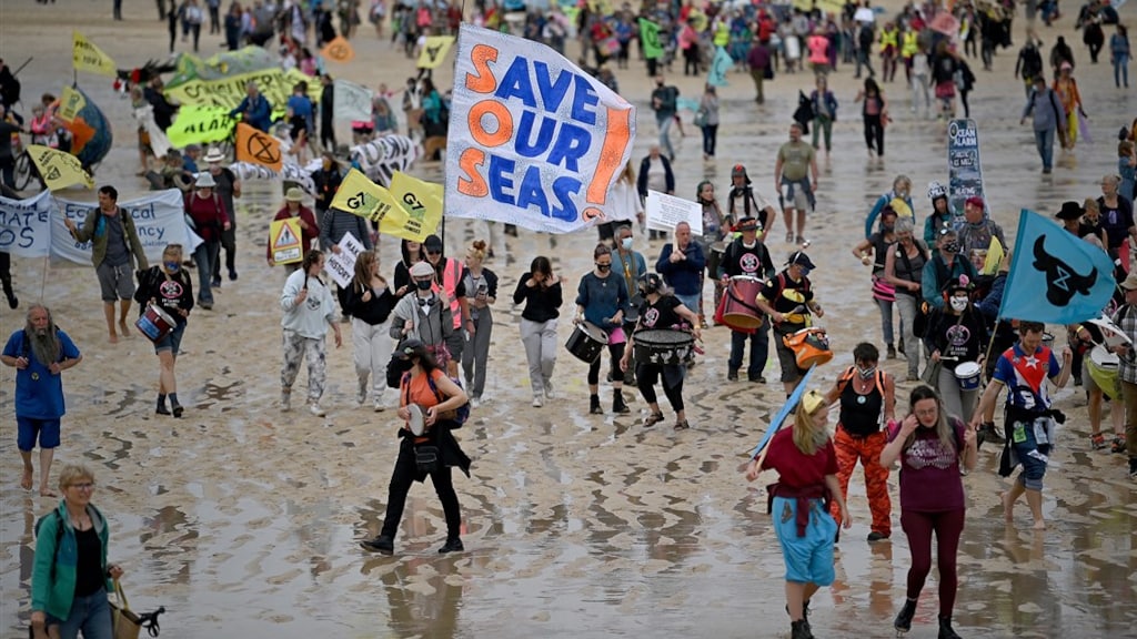 Extinction Rebellion vraagt aandacht voor het klimaat nu de G7-top van start gaat.