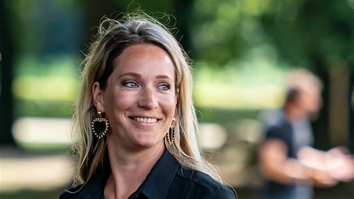 Hélène Hendriks ontkracht geruchten: 'Ben niet lesbisch'