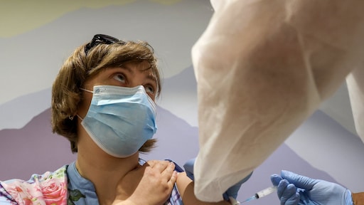 Moskou voert vaccinatiedwang in: 'In een pandemie geen privézaak'