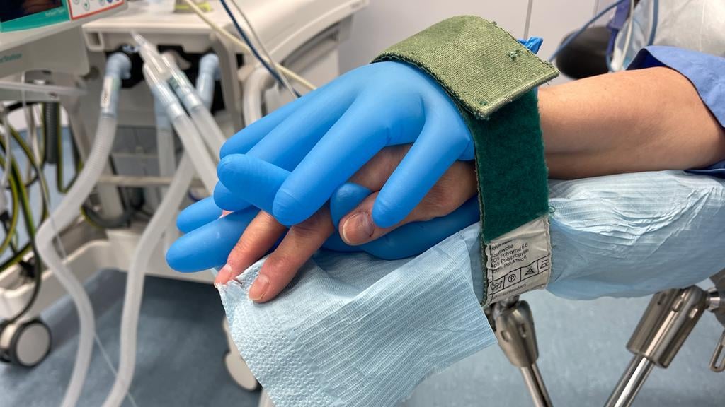 "Zo'n hand is iets heel kleins, maar kan zo veel doen."