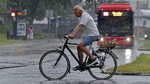 Nog een paar plaknachten en onweersbuien, dan wordt het koeler