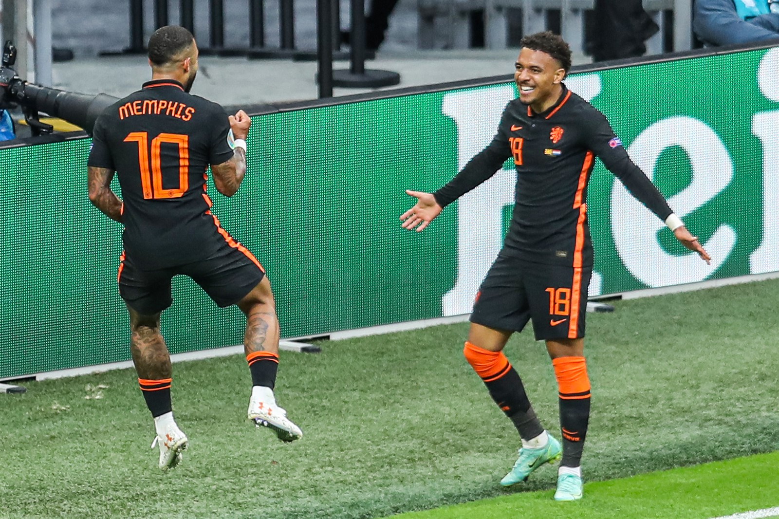 Hierom speelt Memphis Depay zonder achternaam op zijn shirt