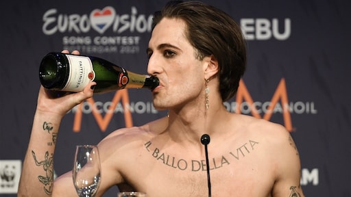 Damiano van Måneskin is 'verliefd' op make-up: 'Vrienden lachten me uit'