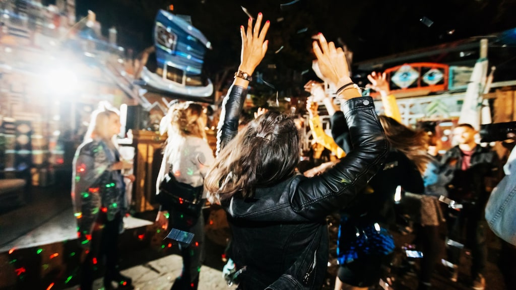 Uitgaanspubliek 'gefrustreerd' om uitblijven uitslag toegangstest