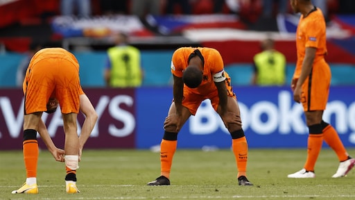 Oranje vliegt eruit: Tsjechië met 2-0 te sterk