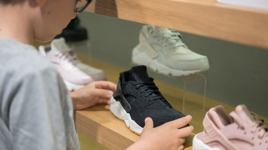 De opvoedkwestie: 'Mijn zoon (12) wil dure merkkleding'