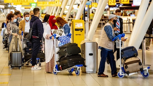 Kabinet wil vliegtaks opschroeven naar 24 euro per ticket