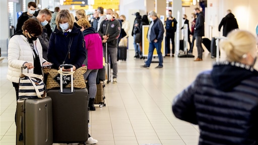 Laboratorium kan explosieve toename testen niet aan, vakantiegangers in de problemen