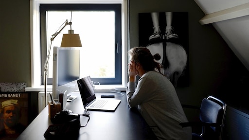 Twee fulltime banen combineren door thuiswerken: 'Niet zonder risico'