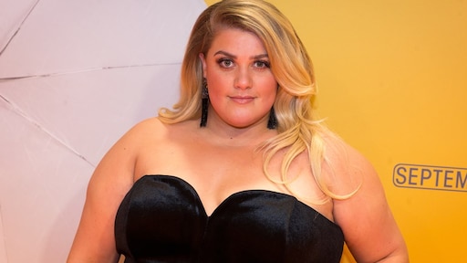 Esmée van Kampen scheert hoofd kaal: 'To new beginnings'