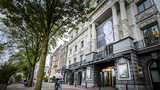 Familie en vrienden bijeen voor besloten afscheid Peter R. de Vries