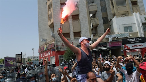 Presidentiële staatsgreep in Tunesië: 'Om je zorgen over te maken'