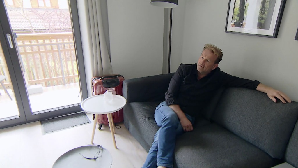 Nico verslagen na mededeling Caroline in B&B Vol Liefde