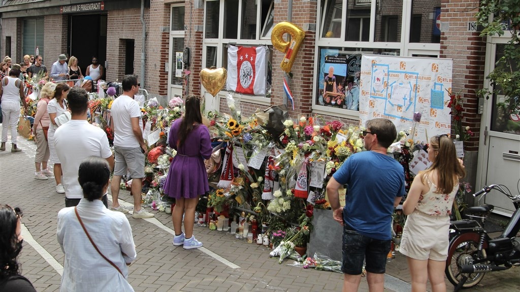 Twee verdachten in buitenland opgepakt voor moord op Peter R. de Vries