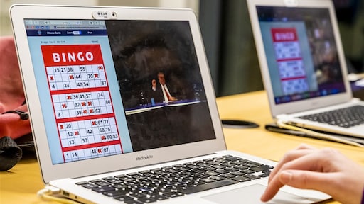 Ontslag voor 'zieke' werkneemster die online bingo's organiseerde