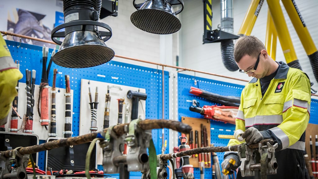 Meer vacatures dan werklozen: 'Personeel trekken met eigen opleiding'