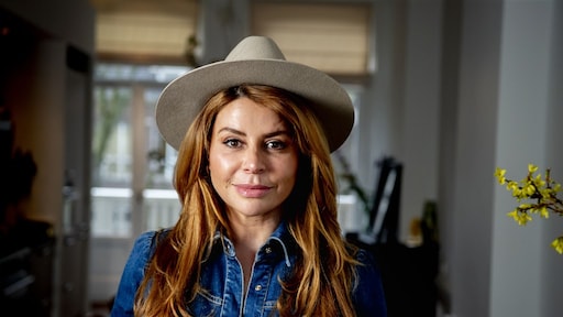 Nederlanders noemen Olcay Gulsen 'ordinaire Engelse' op vakantie in het buitenland