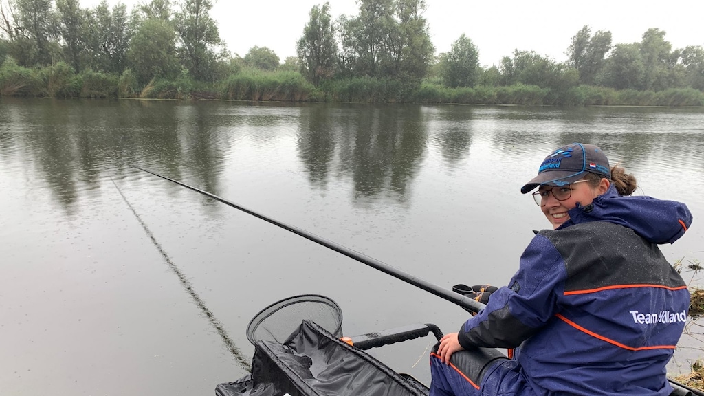 WK dobbervissen voor vrouwen: 'Wij hebben kleinere hengel'