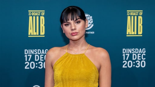 Famke Louise toont gegroeide babybump: voor zwangerschap en nu