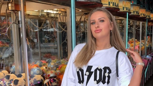 Imke van EOTB laat initialen van prille liefde op lip tatoeëren