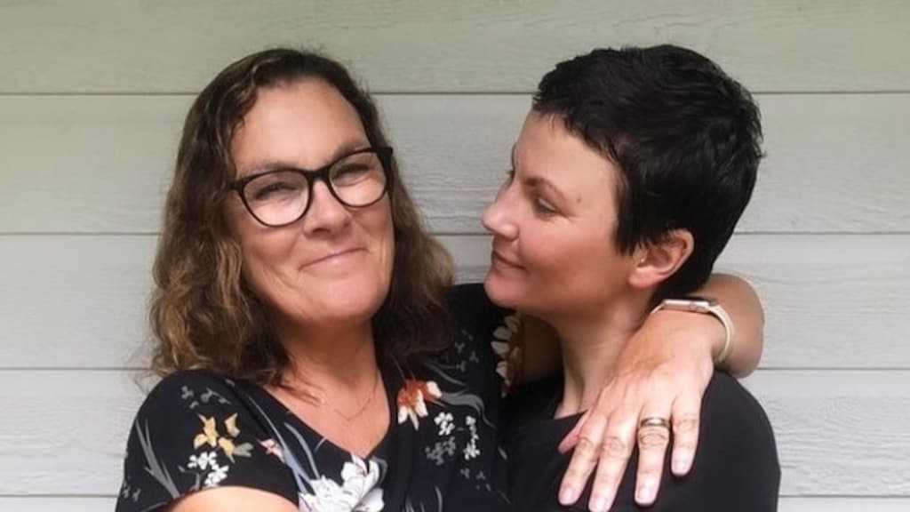 Linda Hakeboom brengt emotionele ode aan moeder