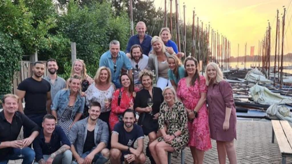 Op de hoogte blijven van de B&B Vol Liefde-sterren? Volg ze hier