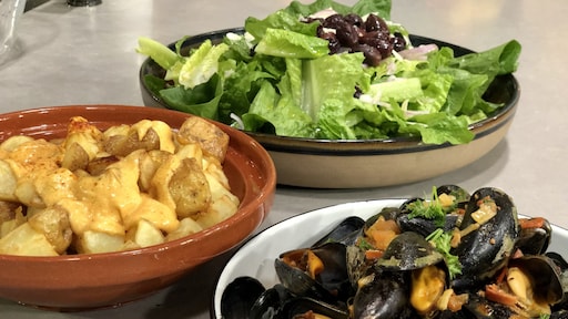 Spaanse mosselen met patatas bravas en zelfgemaakte saus